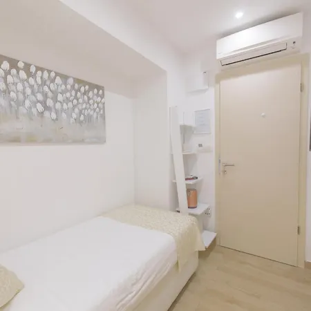 Location * سبليت